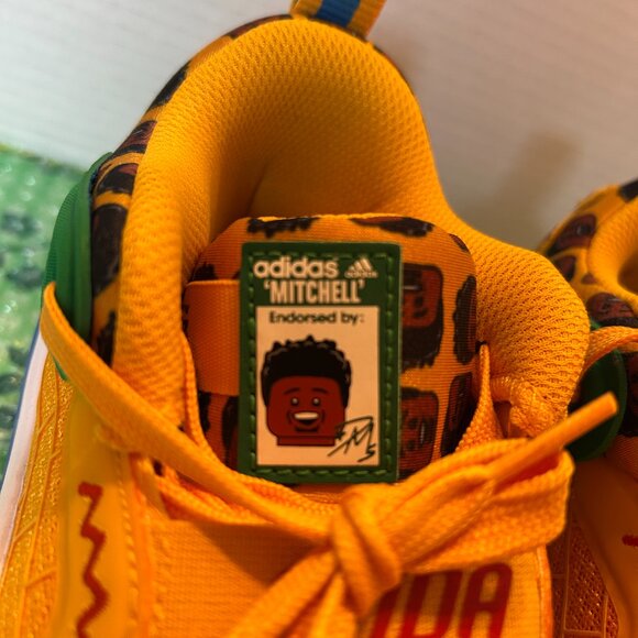 Adidas Donavan Mitchell Issue 3 Lego edition Size 5.5 - Picture 6 of 9